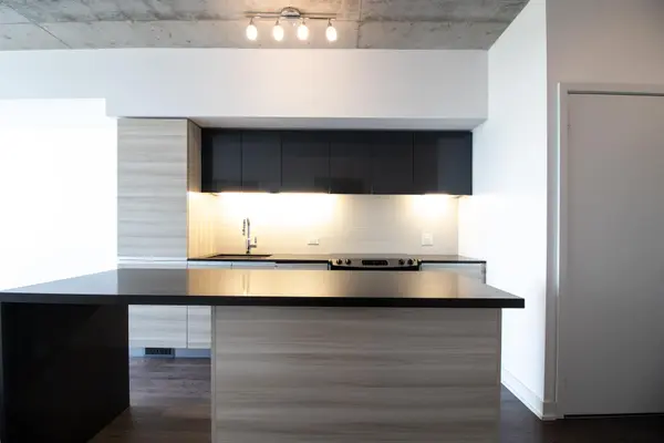 Toronto E01, ON M4M 0C5,1190 Dundas ST E #1004