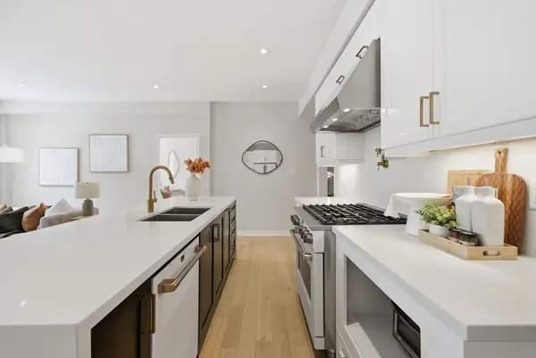 Whitby, ON L1P 0L1,44 Priory DR