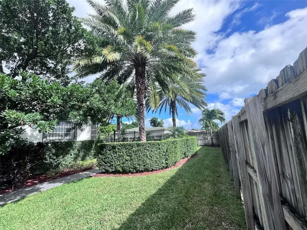 Hollywood, FL 33020,1425 S 25th Ave