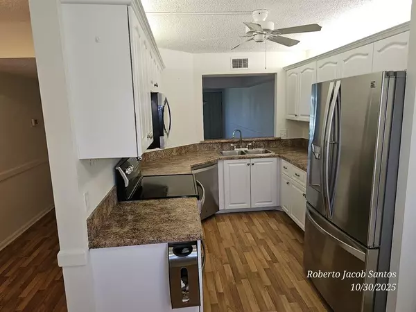 23305 Barwood Ln #207, Boca Raton, FL 33428