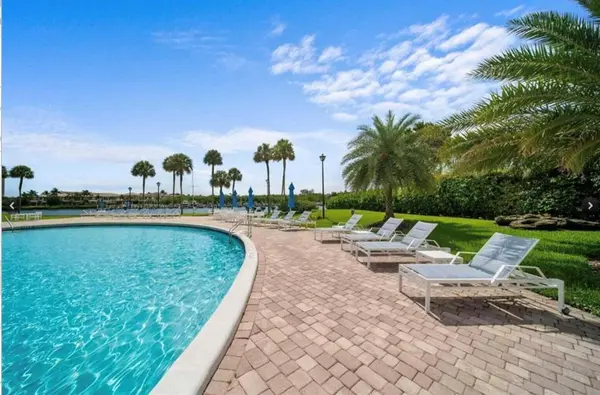 Boca Raton, FL 33487,859 Jeffery St #214