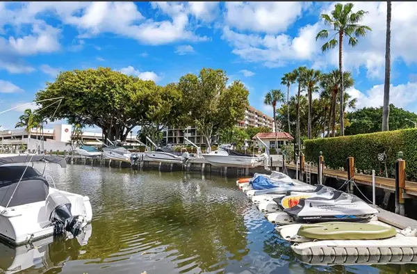 Boca Raton, FL 33487,859 Jeffery St #214