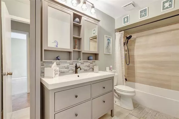 Hollywood, FL 33026,12100 Landing Way