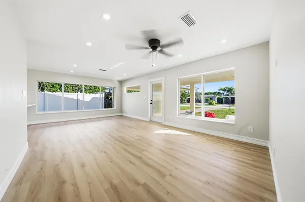 Oakland Park, FL 33334,4751 NE 4th Ave