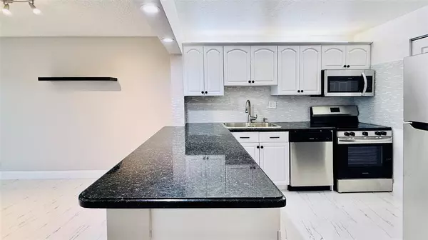 Tamarac, FL 33321,8060 N Colony Cir #209