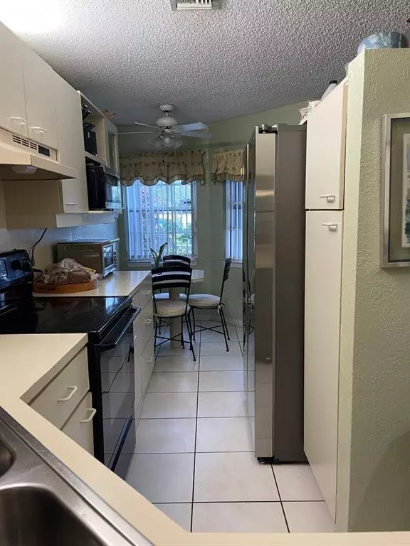 Coral Springs, FL 33071,9520 SW 1st Pl #6B