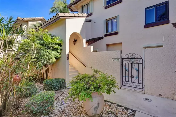 Delray Beach, FL 33483,270 Captains Walk #310