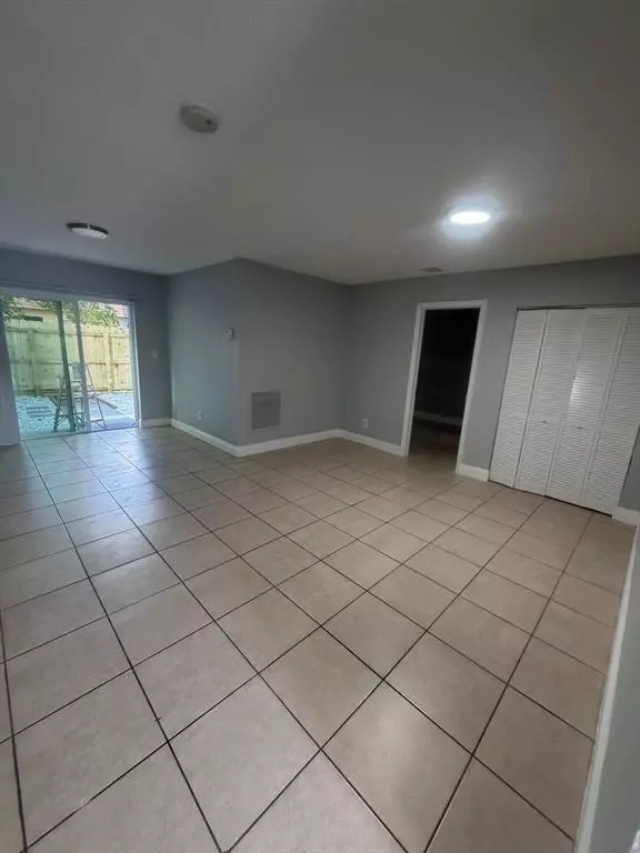 Miami Gardens, FL 33055,3884 NW 207th Street Rd