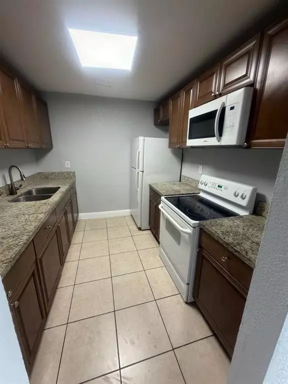 Miami Gardens, FL 33055,3884 NW 207th Street Rd