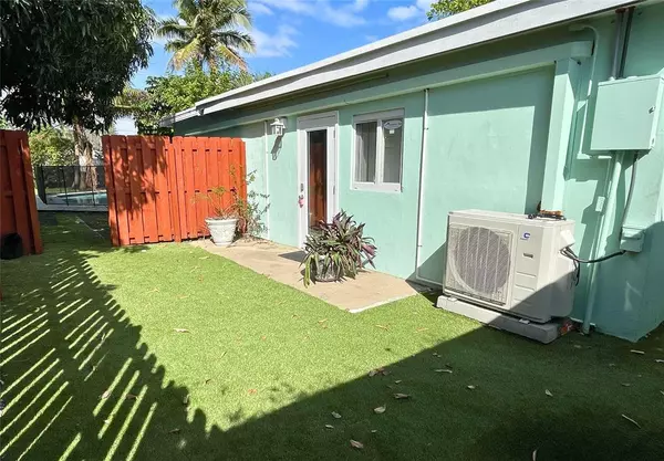 Hollywood, FL 33020,2442 Garfield St #4