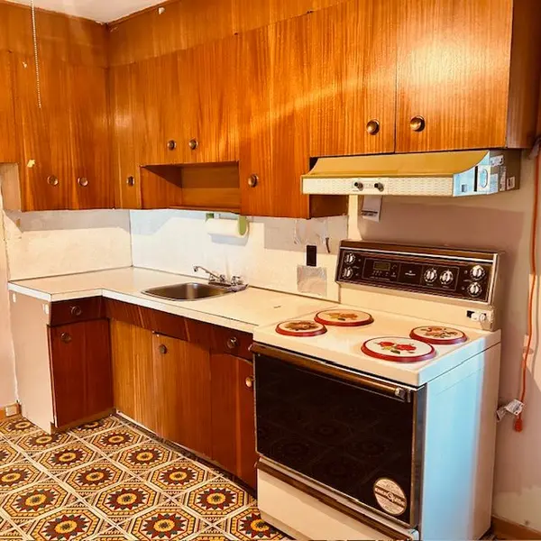 Toronto W03, ON M6E 4P8,279 Mcroberts AVE