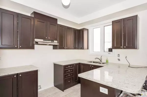 Brampton, ON L6Z 0B4,12 Sprucewood RD