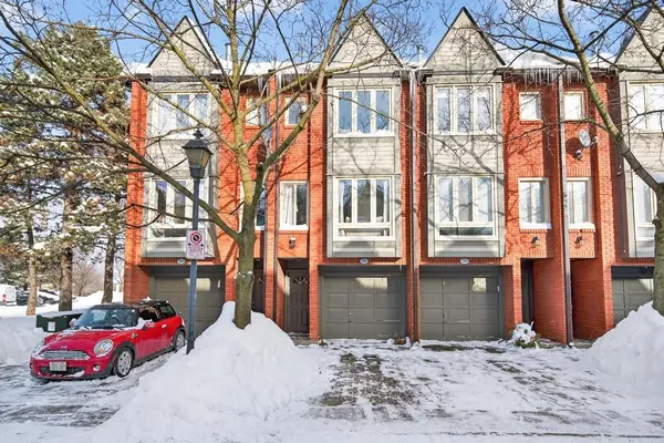 Burlington, ON L7S 2H7,895 Maple AVE #702