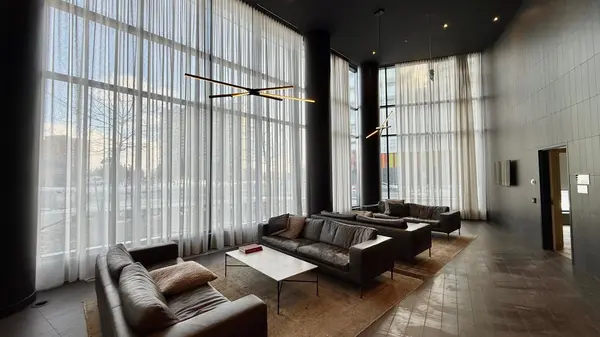 Mississauga, ON L5B 0M3,3900 Confederation Pkwy #3512