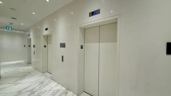 Mississauga, ON L5B 0M3,3900 Confederation Pkwy #3512