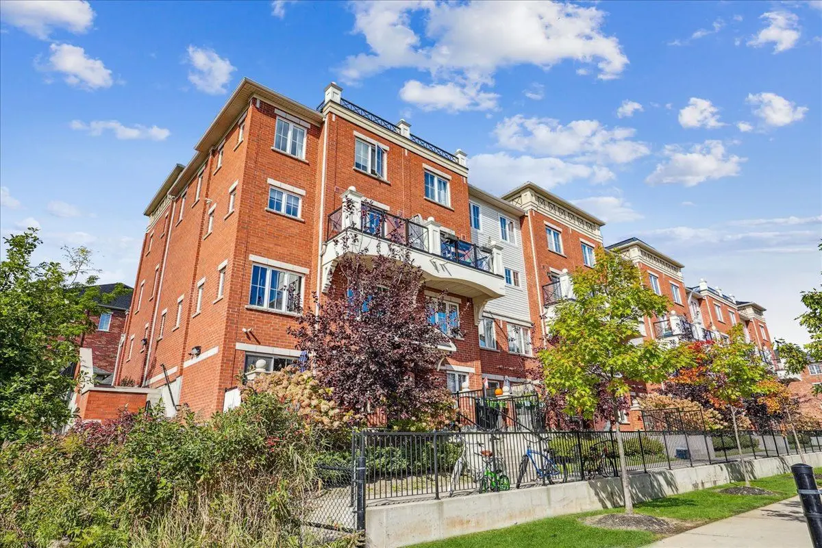 Oakville, ON L6H 0G6,2480 Post RD #38