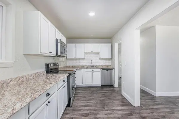 Azle, TX 76020,233 Victoria Avenue