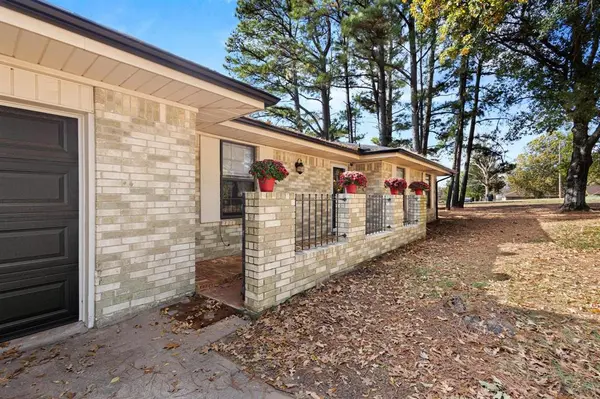 Denison, TX 75021,498 McCraw Lane