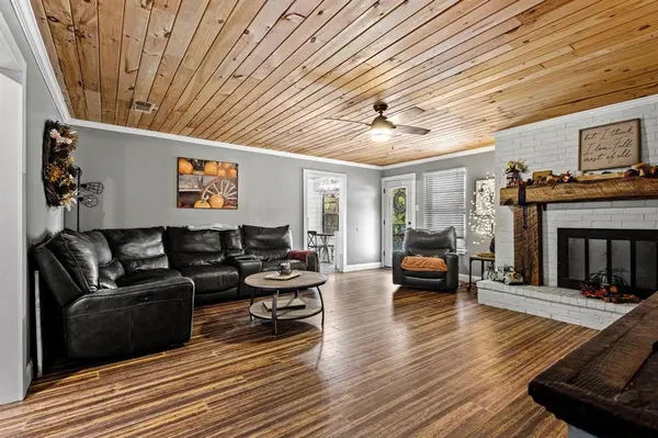 Denison, TX 75021,498 McCraw Lane