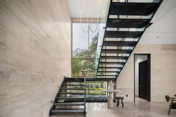 Dallas, TX 75229,10920 Strait Lane