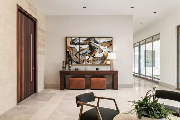 Dallas, TX 75229,10920 Strait Lane