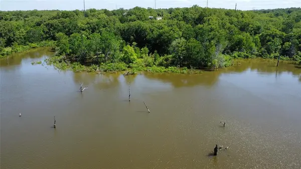 194 Lakeview Court, Sunset, TX 76270