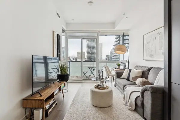 Toronto C01, ON M4Y 0B9,15 Grenville ST #3006