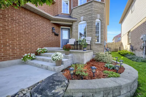 Clarington, ON L1C 5A2,128 West Side DR