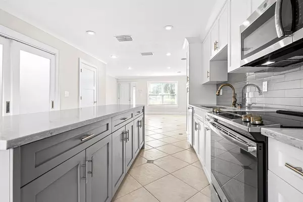 Deerfield Beach, FL 33441,1917 NE 3rd St #113