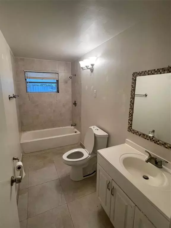 Oakland Park, FL 33334,Address not disclosed