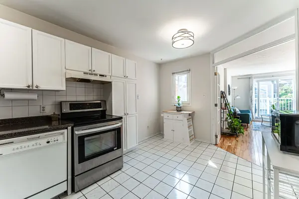 Barrie, ON L4N 7L5,508 Essa RD #52