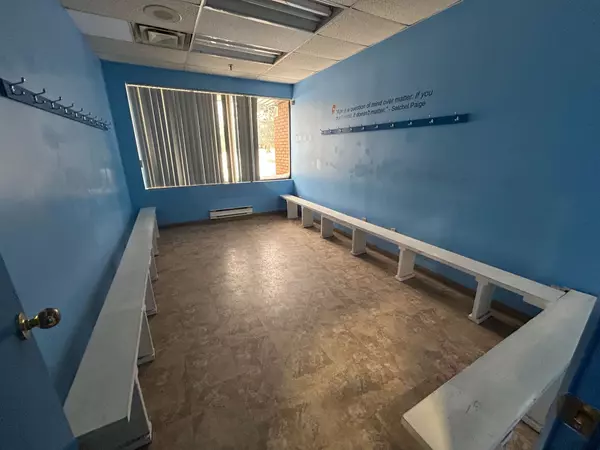 Brampton, ON L7A 1B1,36 Van Kirk DR