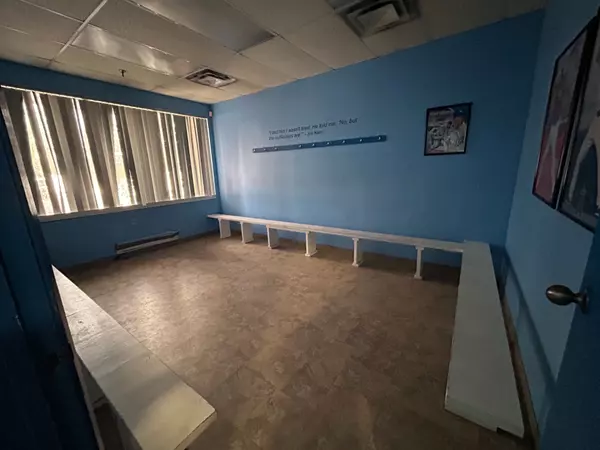 Brampton, ON L7A 1B1,36 Van Kirk DR