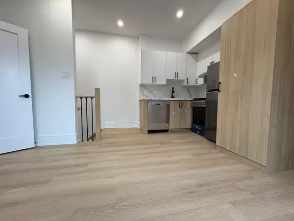 70 Lansdowne AVE #3, Toronto W01, ON M6K 2V9