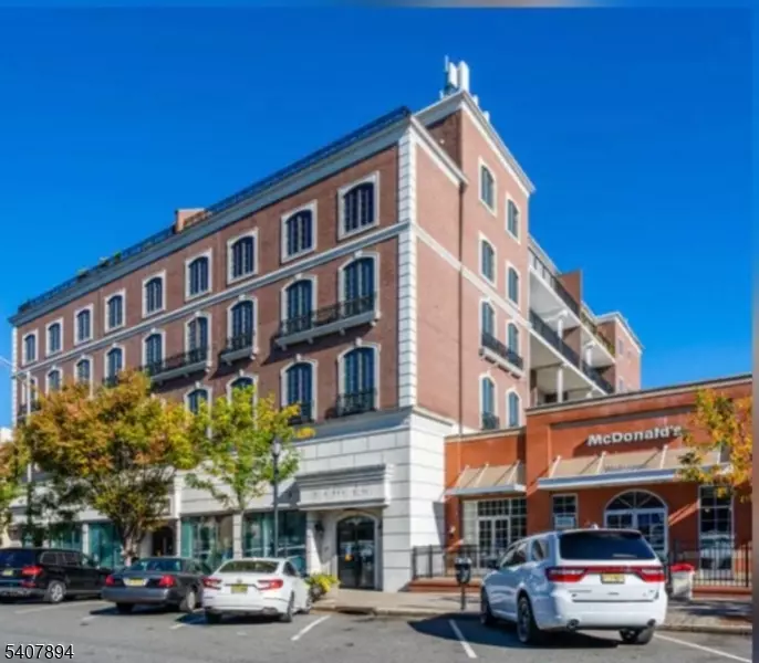 Englewood City, NJ 07631,53 W Palisade Ave #209