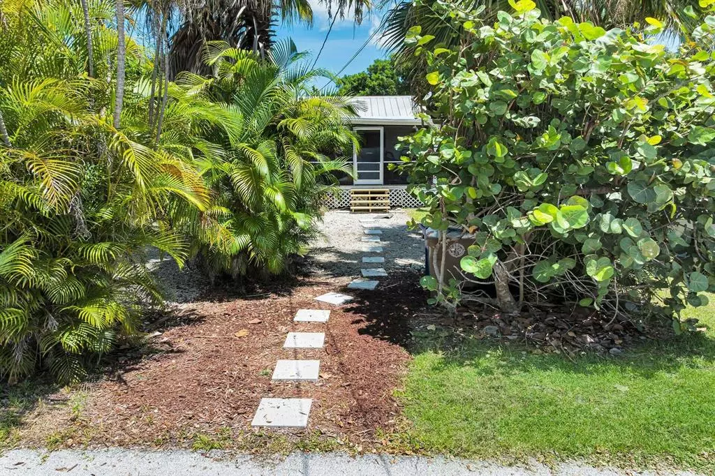 Big Pine Key, FL 33043,30461 Poinciana Rd