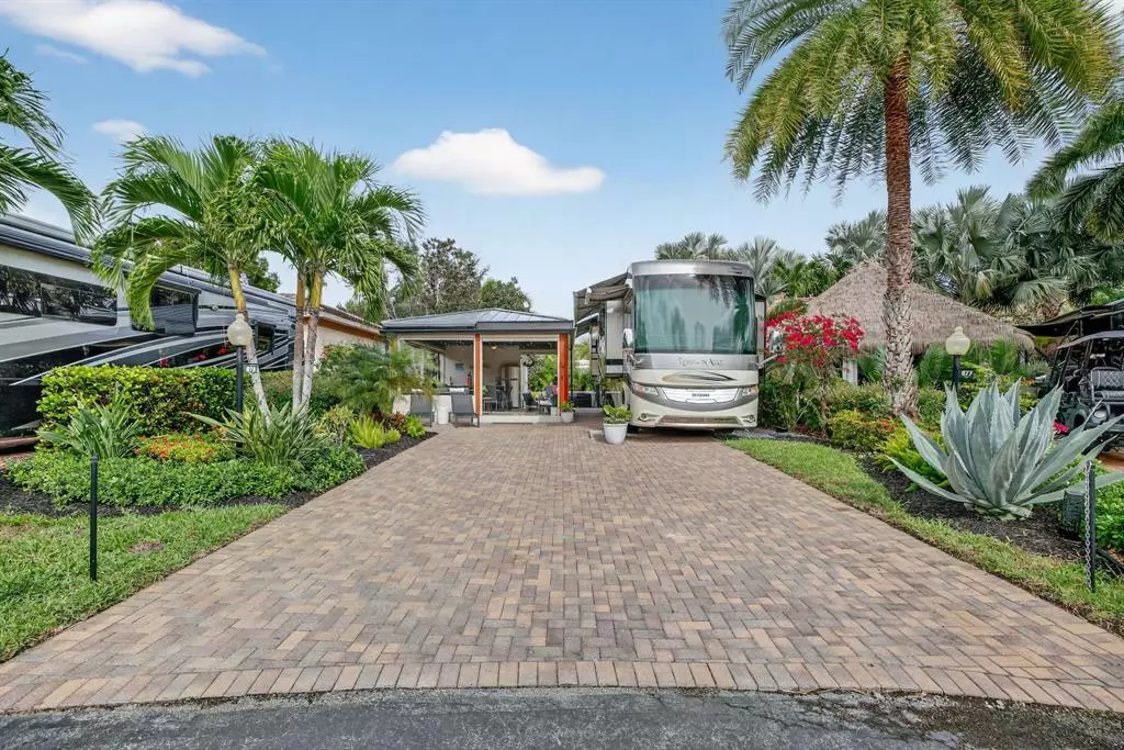 Pompano Beach, FL 33068,78 S Cortez Dr #78