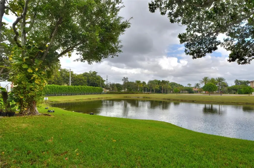 Pembroke Pines, FL 33025,231 SW 113th Way #231