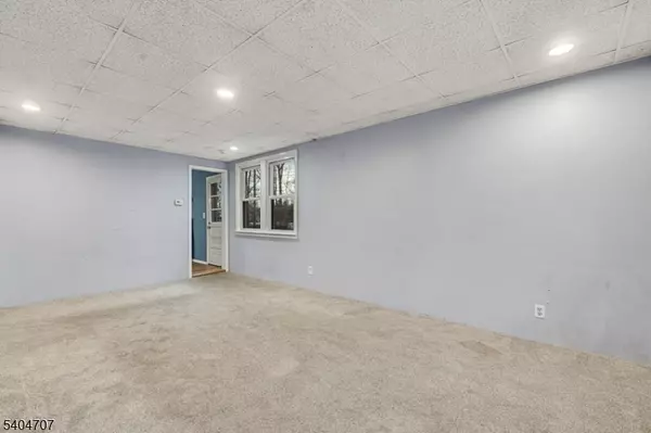 North Brunswick Twp., NJ 08902,746 Spruce Rd