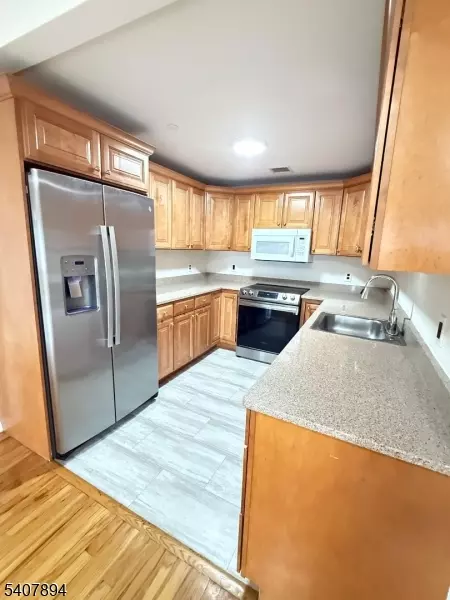 Englewood City, NJ 07631,53 W Palisade Ave #209