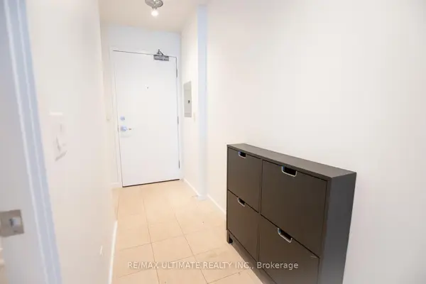 Toronto C01, ON M5J 2Y5,208 Queens Quay W #801