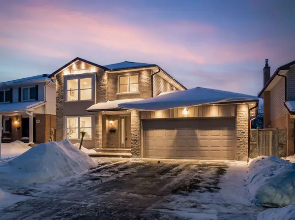 896 Roundelay DR, Oshawa, ON L1J 7T7