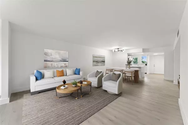 Miami, FL 33179,441 NE 195th St #302