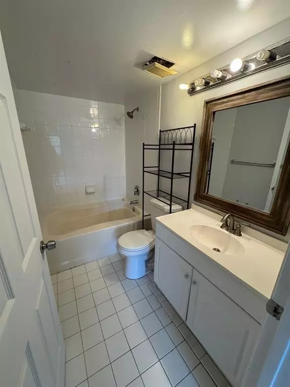 Pompano Beach, FL 33073,4808 N State Road 7 #204