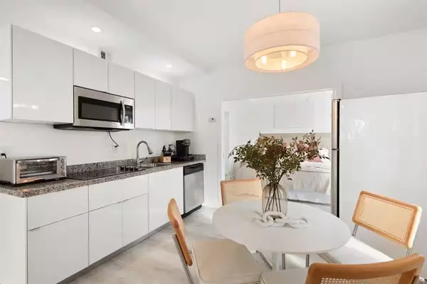 Miami Beach, FL 33139,530 Ocean Dr #103A/104