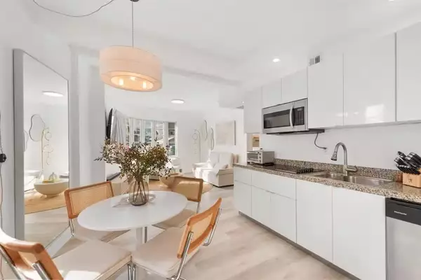 Miami Beach, FL 33139,530 Ocean Dr #103A/104