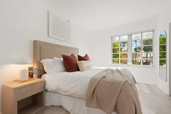 Miami Beach, FL 33139,530 Ocean Dr #103A/104