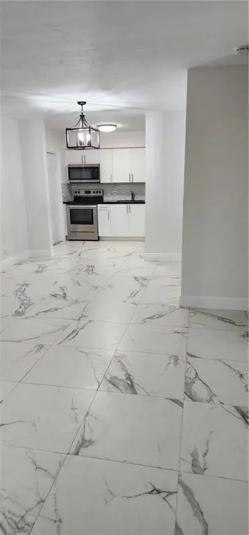 Hallandale Beach, FL 33009,900 SW 11th St #3