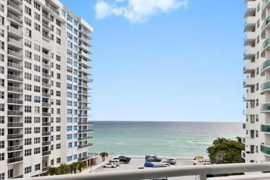 Hollywood, FL 33019,3001 S Ocean Dr #647