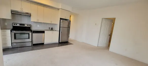 Brampton, ON L7A 0A1,54 Sky Harbour DR #304